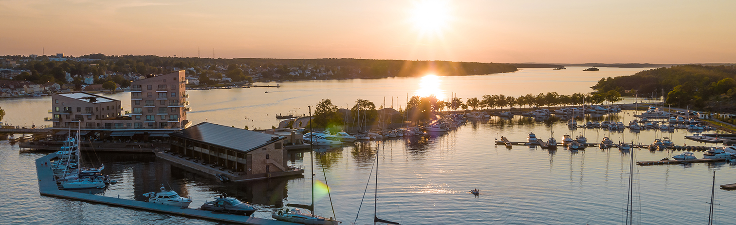 Västervik i kvällsol